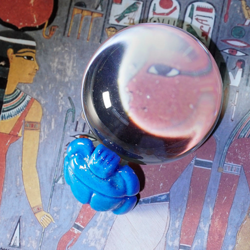 古代エジプトファイアンス技法の再現によるスカラベブローチ 立体