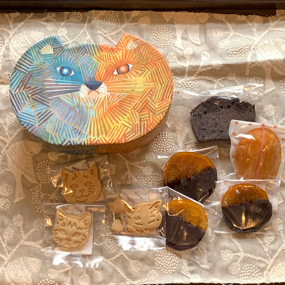 ねこ箱【米粉のお菓子とオランジェット詰め合わせ】 1枚目の画像