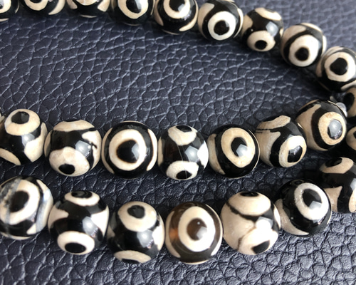 天然石 佛の第三の目を象徴するチベット丸三眼天珠 10㎜ 3珠/300円