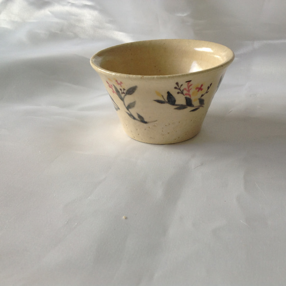 陶器　やきもの　一点もの「草花のミニカップ」　 1枚目の画像