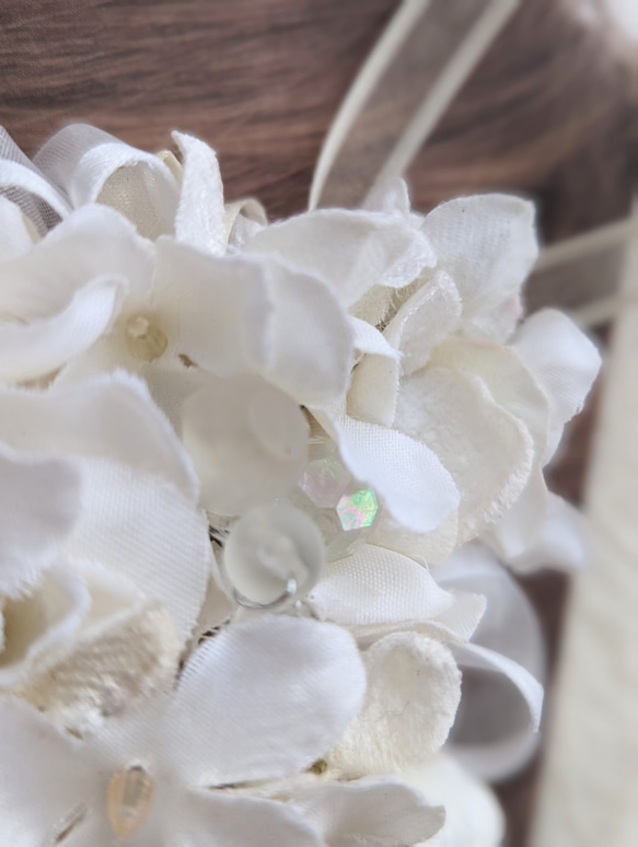 ふわもこ可愛い！ホワイト紫陽花の華やかバレッタ　ウェディング　花嫁　結婚式　入学式　卒業式　フォーマル 10枚目の画像