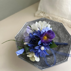 スカビオサと小花のブルーコサージュ 5枚目の画像