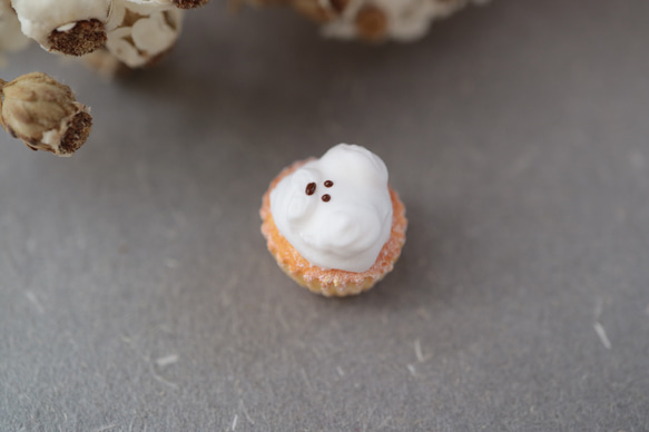 ミニチュア　ミニチュアフード　ミニチュアスイーツ　ミニチュアパン　樹脂粘土　カップケーキのわんちゃん 2枚目の画像