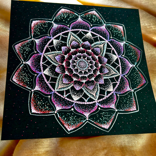 宇宙に咲く花 点描曼荼羅 絵画 kiseki 通販 15469982｜Creema(クリーマ)