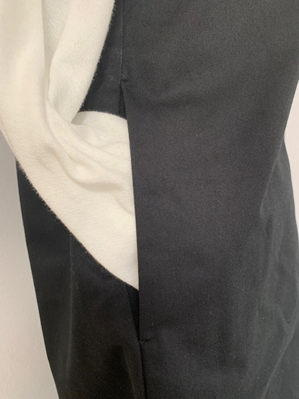 シンプルで着やすい・サロペット・黒/紺・しっかり素材・綿ポリエステル 3枚目の画像