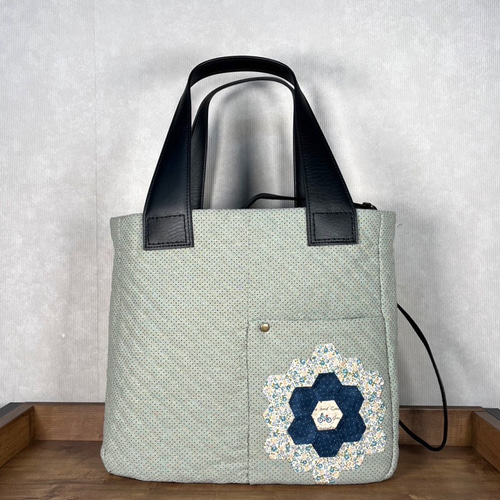 489 ハンドメイド パッチワーク ボストン型手さげバッグ 500 ハンドメイド パッチワーク 手さげバッグ - メルカリ