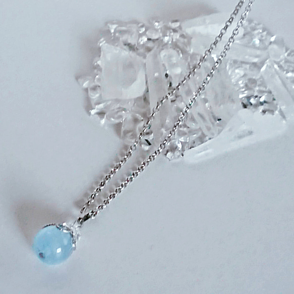 【3月の誕生石】天然石アクアマリン&水晶のサージカルステンレス ネックレス ペンダント 2枚目の画像