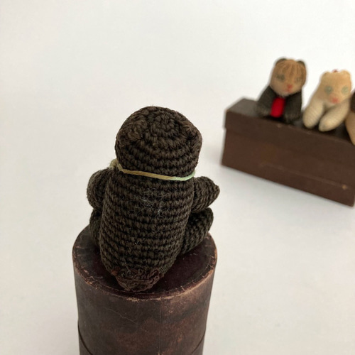 古いあみぐるみのねこ くろねこ 昭和アンティークねこ ぬいぐるみ 編み