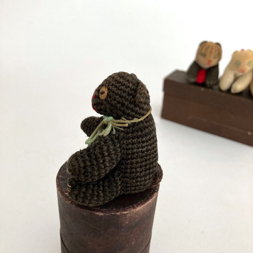 古いあみぐるみのねこ くろねこ 昭和アンティークねこ ぬいぐるみ 編み