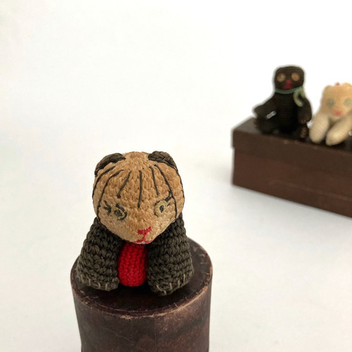 古いあみぐるみのねこ くろねこ 昭和アンティークねこ ぬいぐるみ 編み