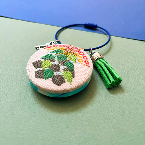 フィンランドサウナ ロウリュ ヴィヒタ 北欧刺繍くるみボタンバッグ