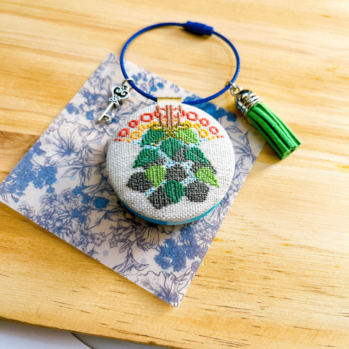 フィンランドサウナ ロウリュ ヴィヒタ 北欧刺繍くるみボタンバッグ