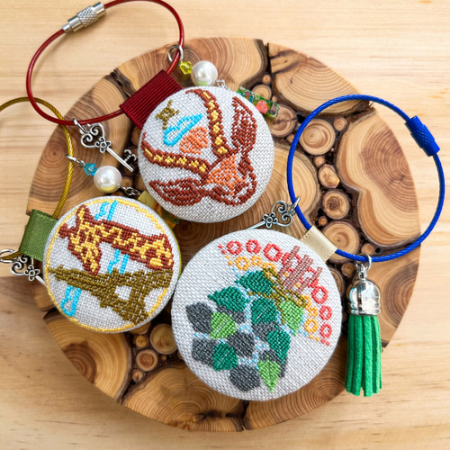 フィンランドサウナ ロウリュ ヴィヒタ 北欧刺繍くるみボタンバッグ