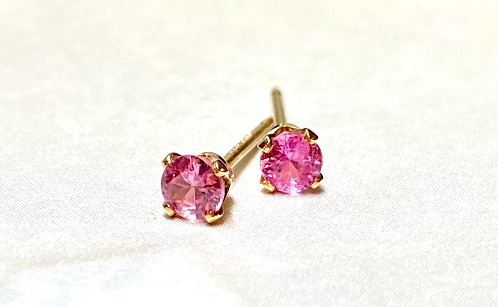 ♦️天然石♦️ピンクサファイアAAA❇︎3mm.宝石質❇︎キレイめ❇︎プレゼント❇︎幸せを運ぶサファイア❇︎14KGF