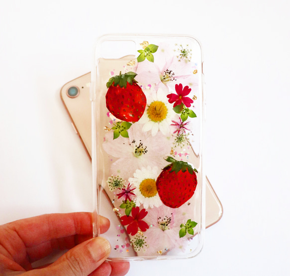 苺のiPhone７押し花ケース 苺のiPhone7押し花ケース
