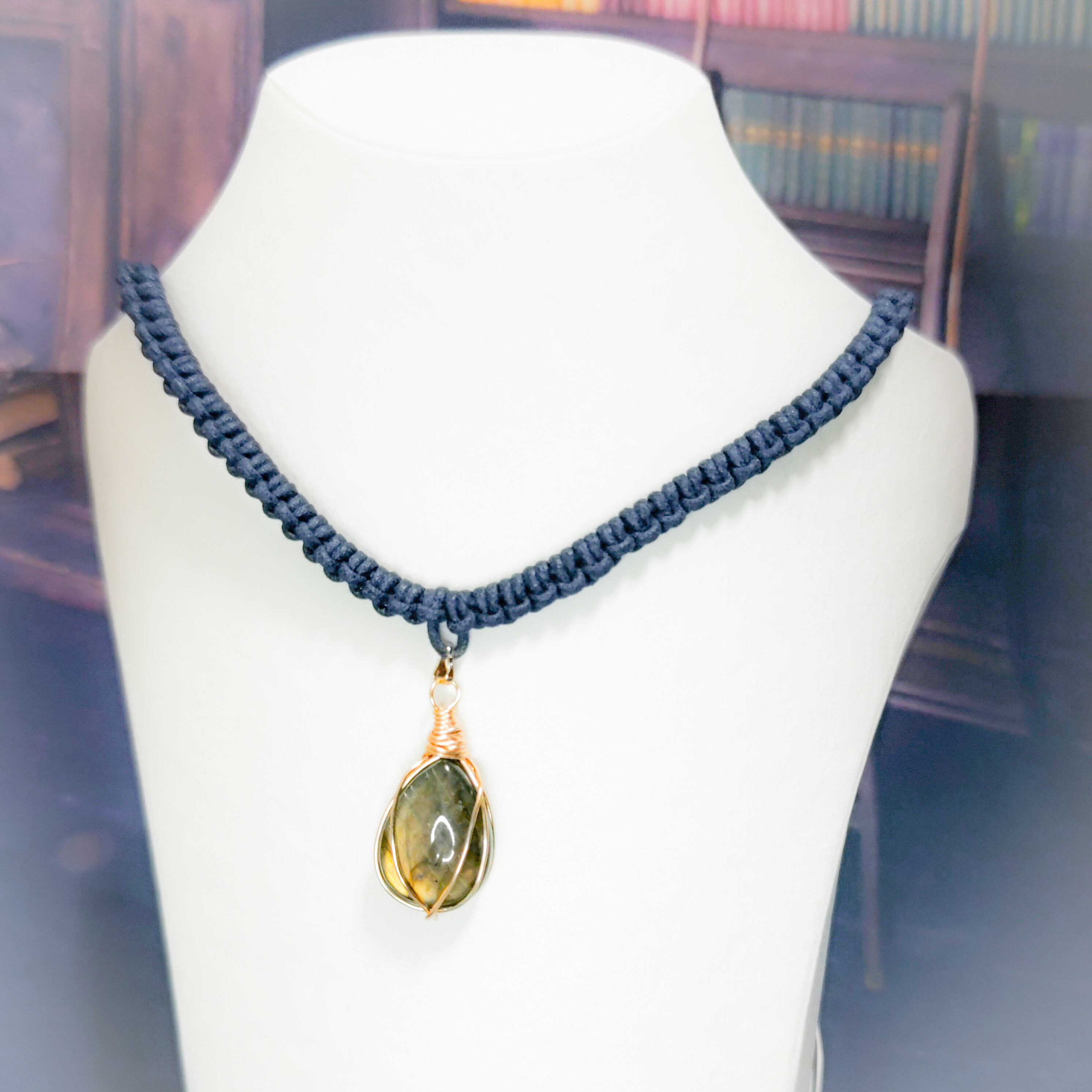 ラブラドライトのペンダント