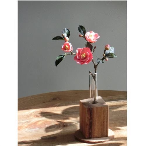 ✿【 SOLD＊OUT 】「春のお部屋にさりげなく」椿の花枝