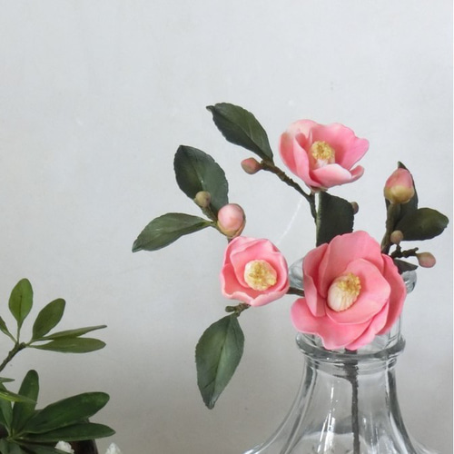 ✿【 SOLD＊OUT 】「春のお部屋にさりげなく」椿の花枝