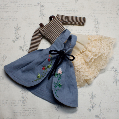 ブライスアウトフィットお花の刺繍の可愛いお洋服セット その他 ブライスアウトフィットお花の刺繍の可愛いお洋服セット その他