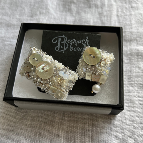 B003：ブローチ『ビーズとシェルボタンのブローチセット』 ブローチ