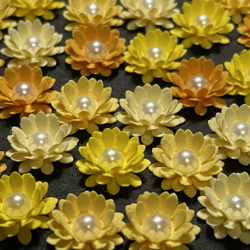 花ハチ樣　オーダー制作専用ページ ○受注受付開始○花びら立ち上げ前○ペーパークラフト＊小さな