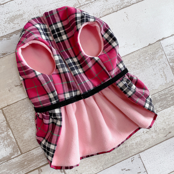 4,200円→2,100円⭐︎在庫処分⭐︎ノバチェック 裏フリース暖かワンピース 犬服 ピンク 5枚目の画像