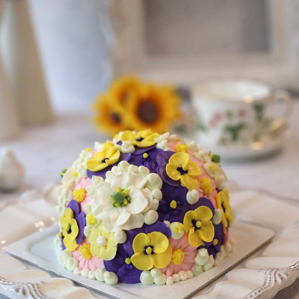 4号サイズ お花いっぱいのドーム型ケーキ ケーキ Candy MERU 4号サイズ お花いっぱいのドーム型ケーキ ケーキ Candy MERU