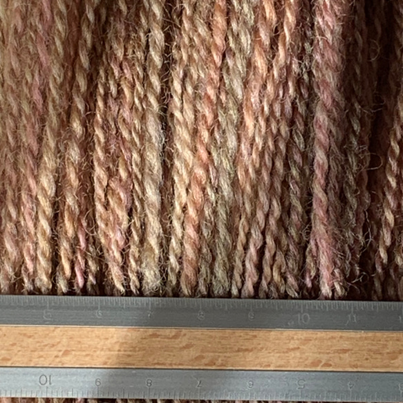 手洗い手染め手紡ぎ毛糸　【ペレンデール】（2023020301) 3枚目の画像
