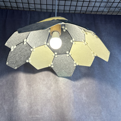 フェルト製ランプシェード　ペンダントライト　六角形　ホワイト×グレー 5枚目の画像