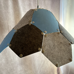 フェルト製ランプシェード　ペンダントライト　六角形　グレー×ブルー 7枚目の画像