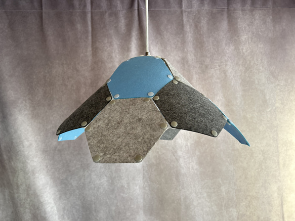 フェルト製ランプシェード　ペンダントライト　六角形　グレー×ブルー 10枚目の画像