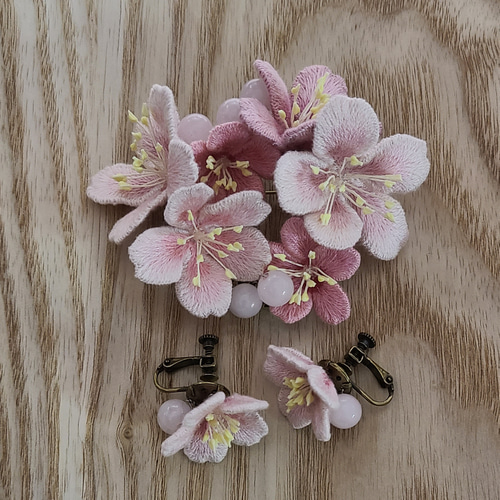 立体刺繍桜ブローチ イヤリング ブローチ minoka 通販 15473283