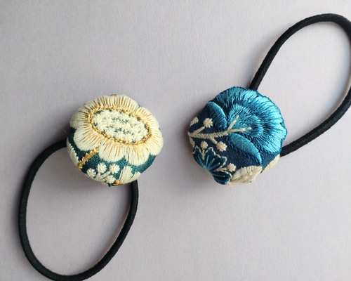 レジンヘアゴム　インド刺繍リボン　ベージュ　紫陽花　2連　綺麗個性的 7fbc5f2c5f42fc42ef2e5b4a1efb02