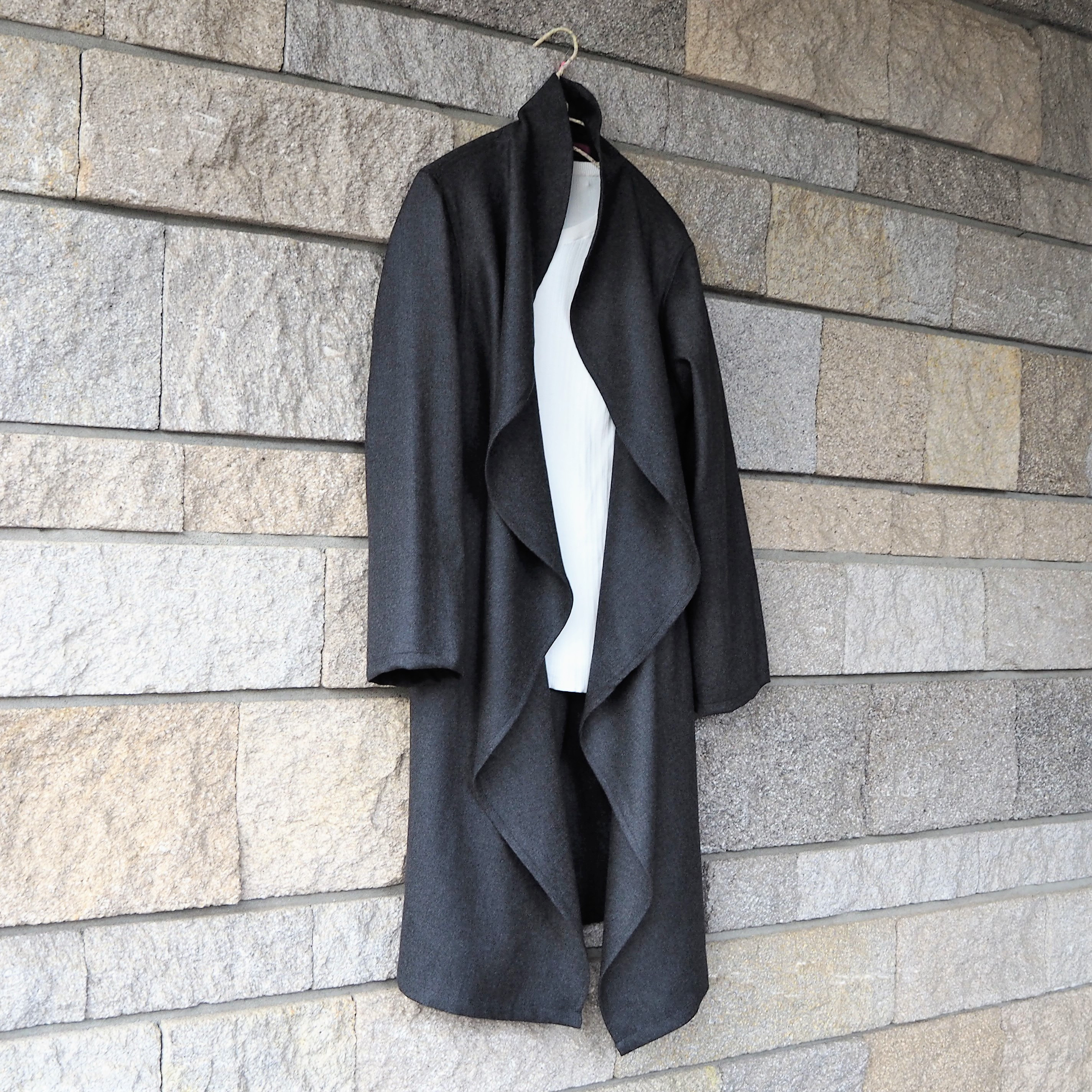 秋・春ライトウールストレッチ　チャコールグレー　　前ドレープコーディガン