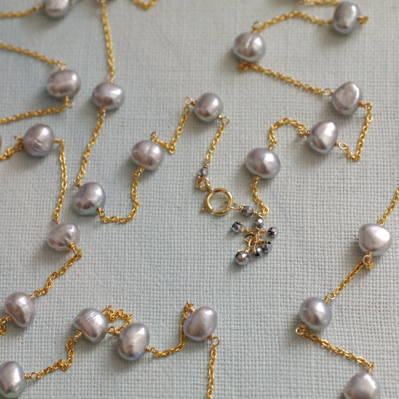 gray Pearl Rope（necklace）グレイパールをつないだロングネックレス 2枚目の画像