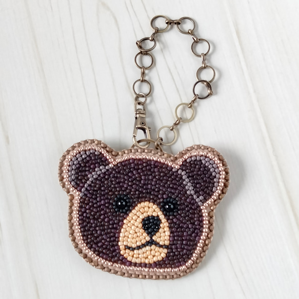 ビーズ刺繍◆くまのバッグチャーム＊ブラウン 1枚目の画像