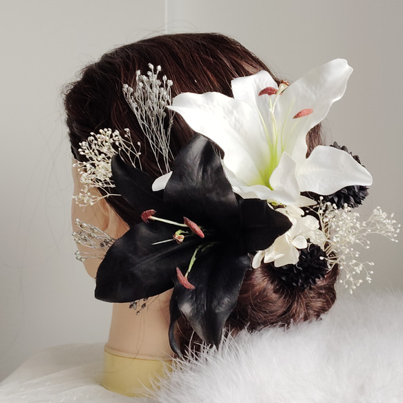 銀花＿大輪の百合と銀花の髪飾り カサブランカ 黒無垢 成人式 卒業式