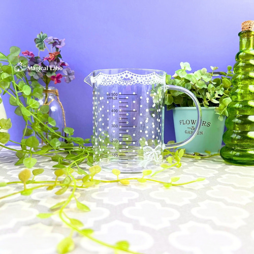 耐熱ガラス製計量カップ♪500ml♪ガーリーなホワイトドット柄☆ その他