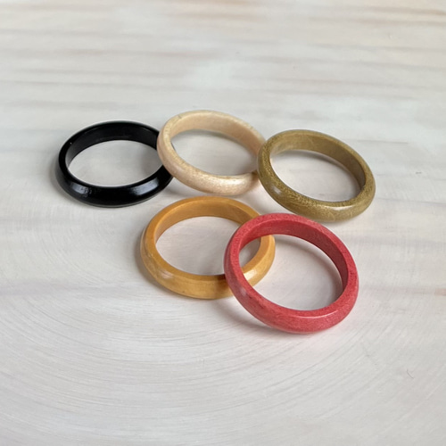 リング幅3.3㎜の細い木の指輪（春の重ね付け） 指輪・リング 木の指輪