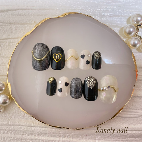 オーダー制】メンバーカラー 黒 イニシャル入り ネイルチップ ネイル