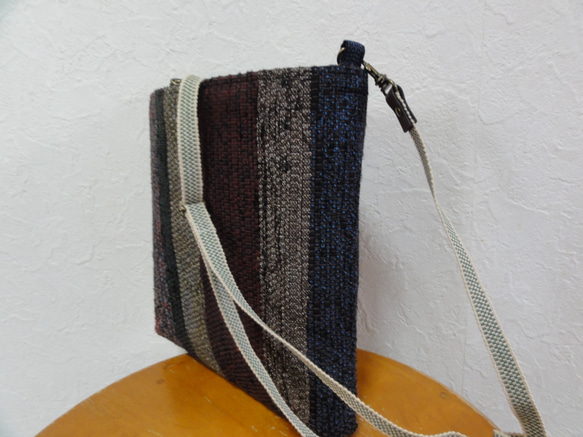 大島紬のポシェット・裂き織、裂き織り、ミニショルダー、スマホポシェット 9枚目の画像