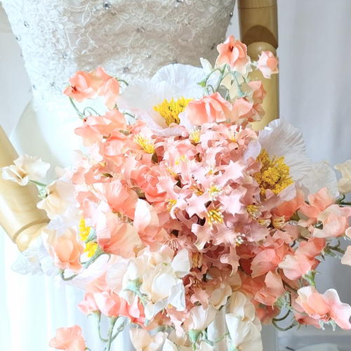 ウエディングクラッチブーケ(サーモンスイートピー)ブートニア込み