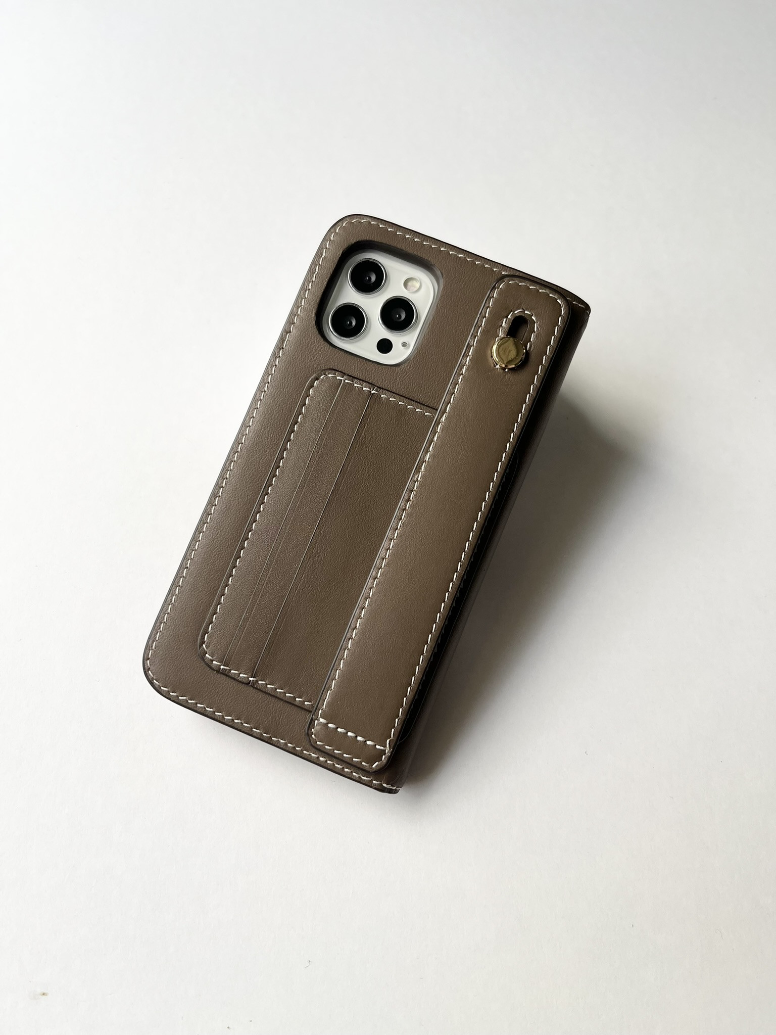 手帳型スマホケース　本革　名入れ可　カード収納　ハンドベルト付き　　iphoneケース　レザー