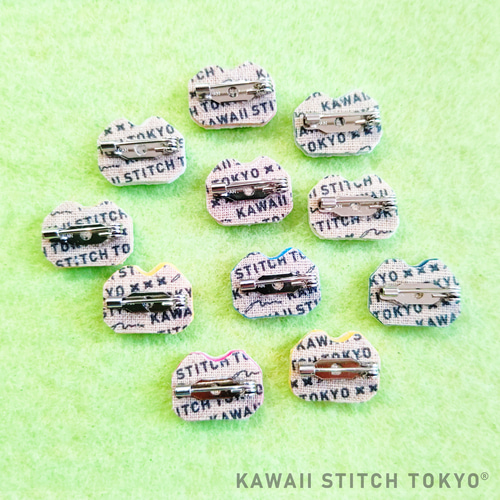 ねこSサイズ【ブローチ】バッチ バッジ 猫 ネコ 動物 ペット 刺繍