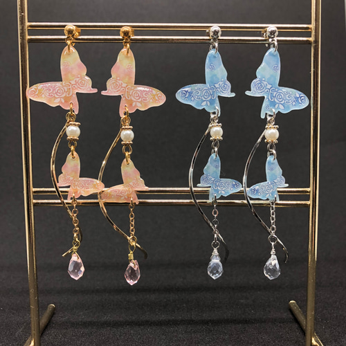 蝶と薔薇柄のピアス/イヤリング blue color ピアス（スタッド