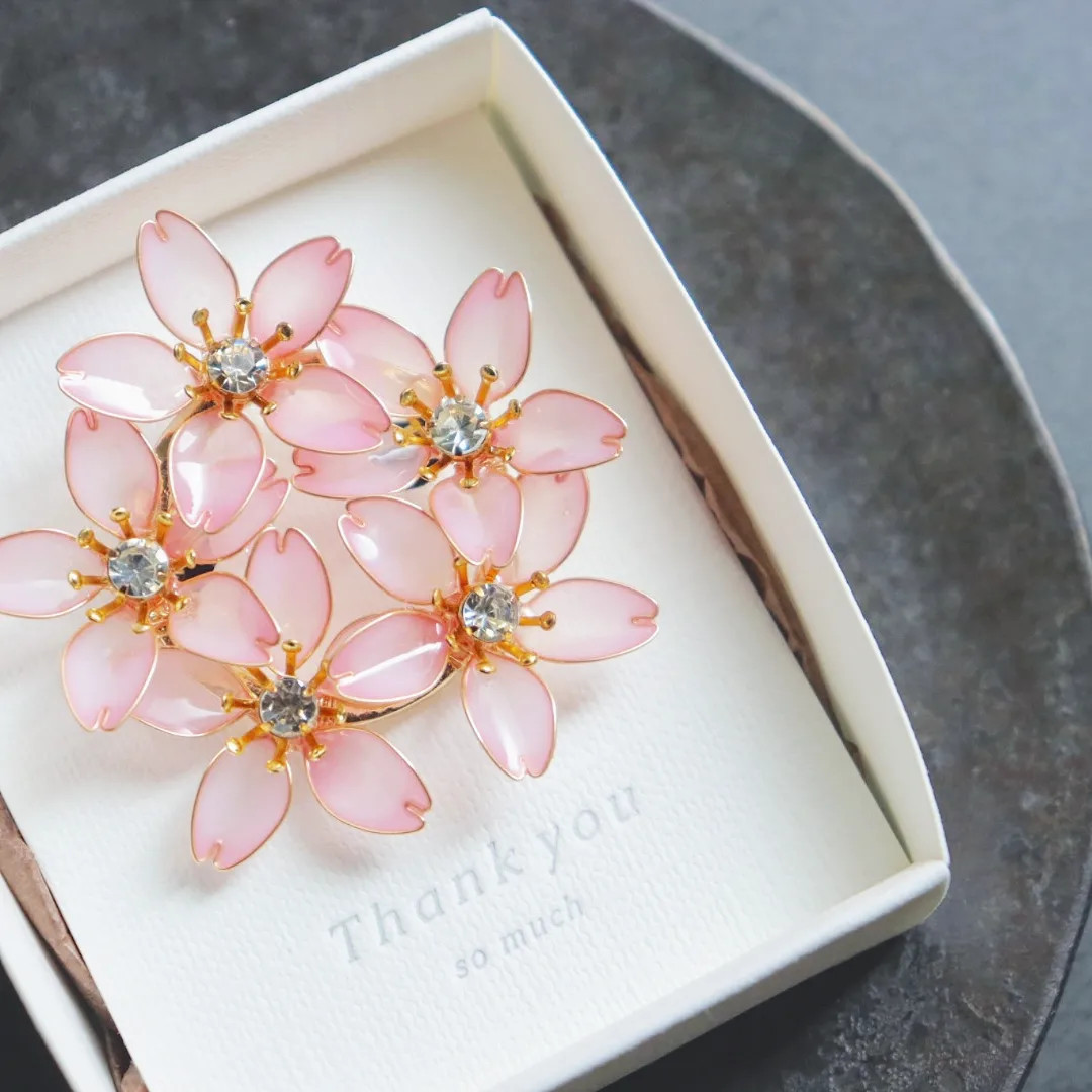 春の訪れをまとう 桜のブローチ｜卒業式・入学式に