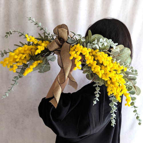 2023年 新作】置いても、掛けても自由自在に飾れる！ミモザと  