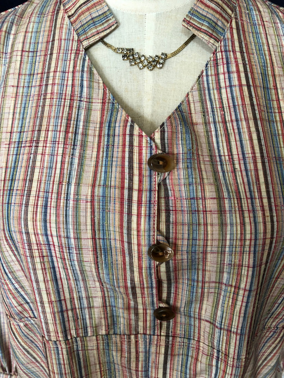 【美品紬の正絹着物】長袖スタンドカラー着物リメイクワンピース 2枚目の画像