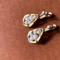 淡水パールイヤリング – Freshwater Pearl Earrings – 3枚目の画像