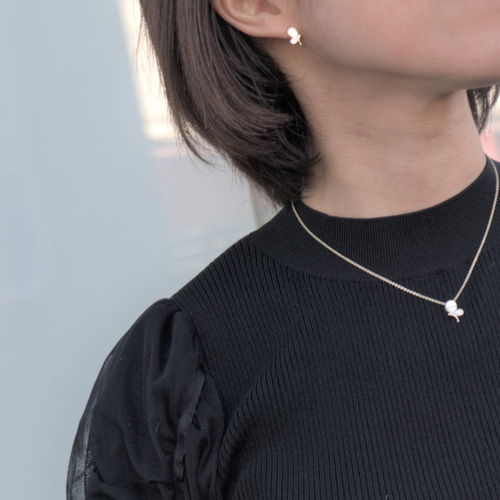 新入荷 “PAPILLON K14 パピヨン” ピアス（スタッド ホワイト 蝶 ピアス アクセサリー